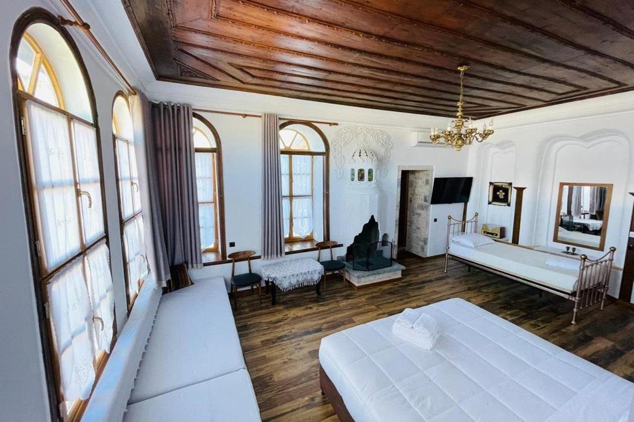 Boutique Hotel Praga Gjirokastër Eksteriør bilde