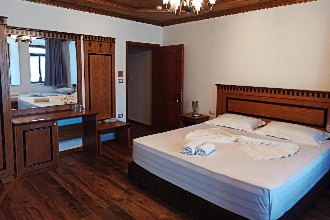Boutique Hotel Praga Gjirokastër Eksteriør bilde