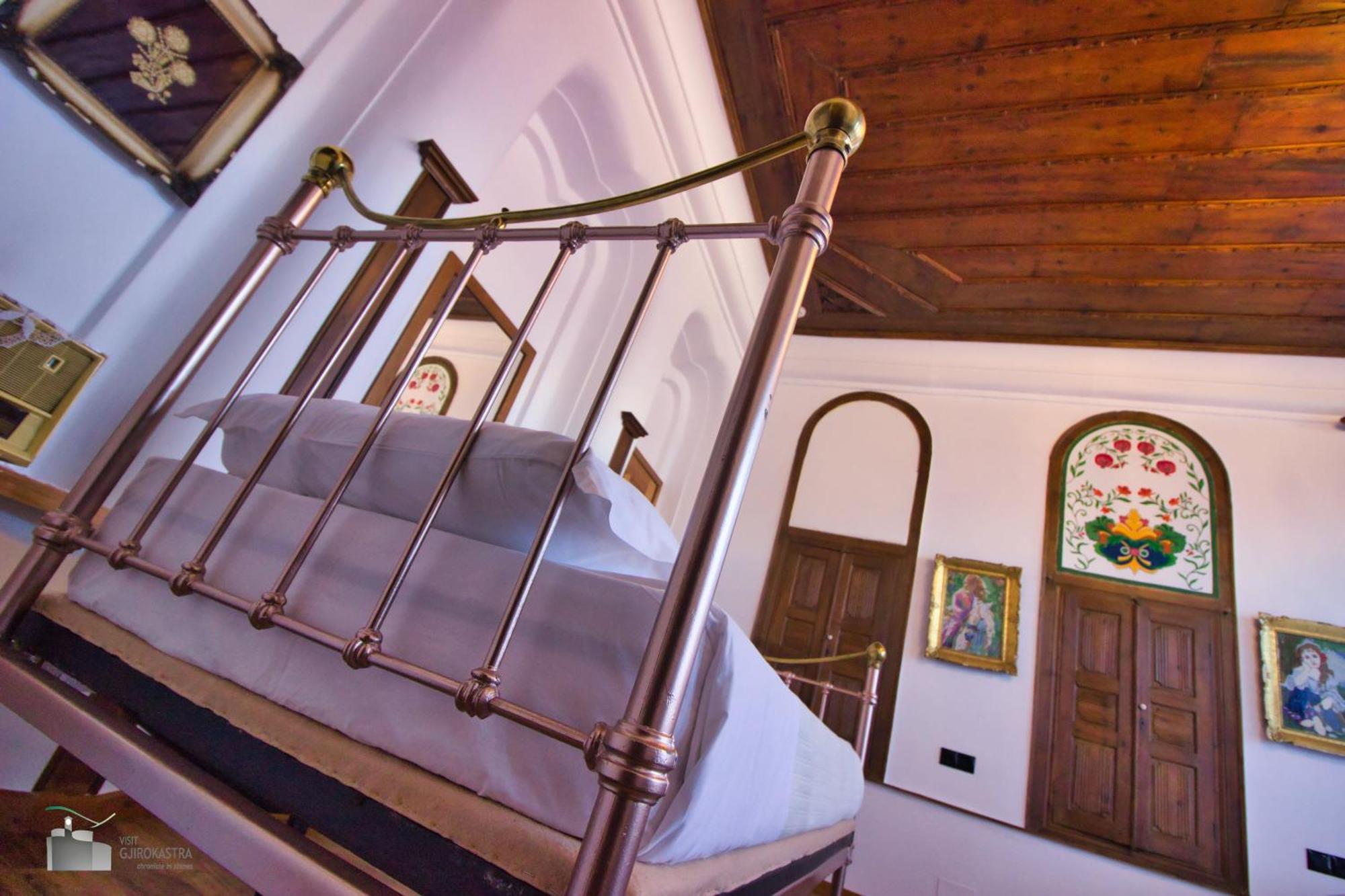 Boutique Hotel Praga Gjirokastër Rom bilde
